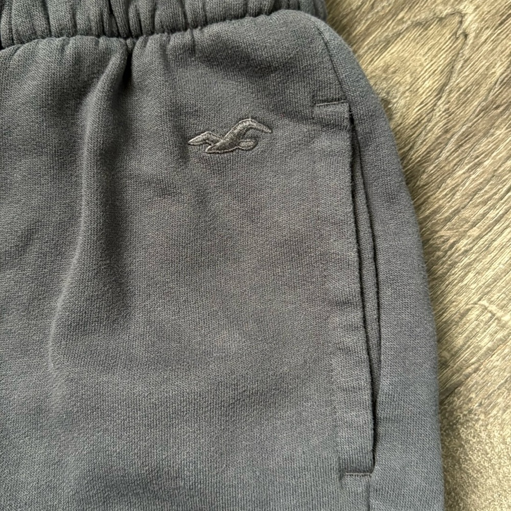 Hollister Adjustable Rise Fleece Joggers in Dark Grey - Picture 5 of 7